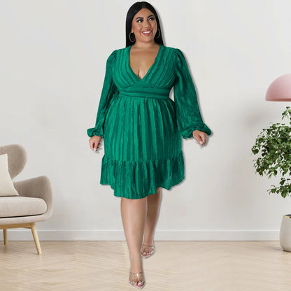 Plus Size Casual Sweet Loose Long-sleeved V-neck Over-the-knee Dress