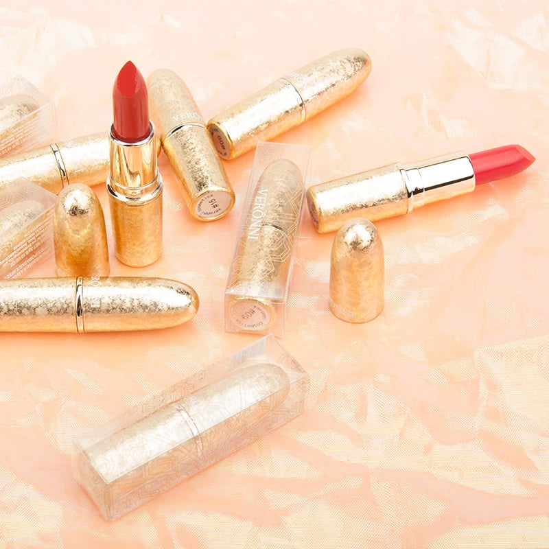 Long-Lasting Moisturizing Lipstick