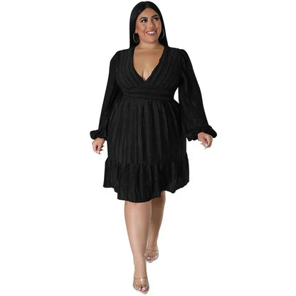 Plus Size Casual Sweet Loose Long-sleeved V-neck Over-the-knee Dress